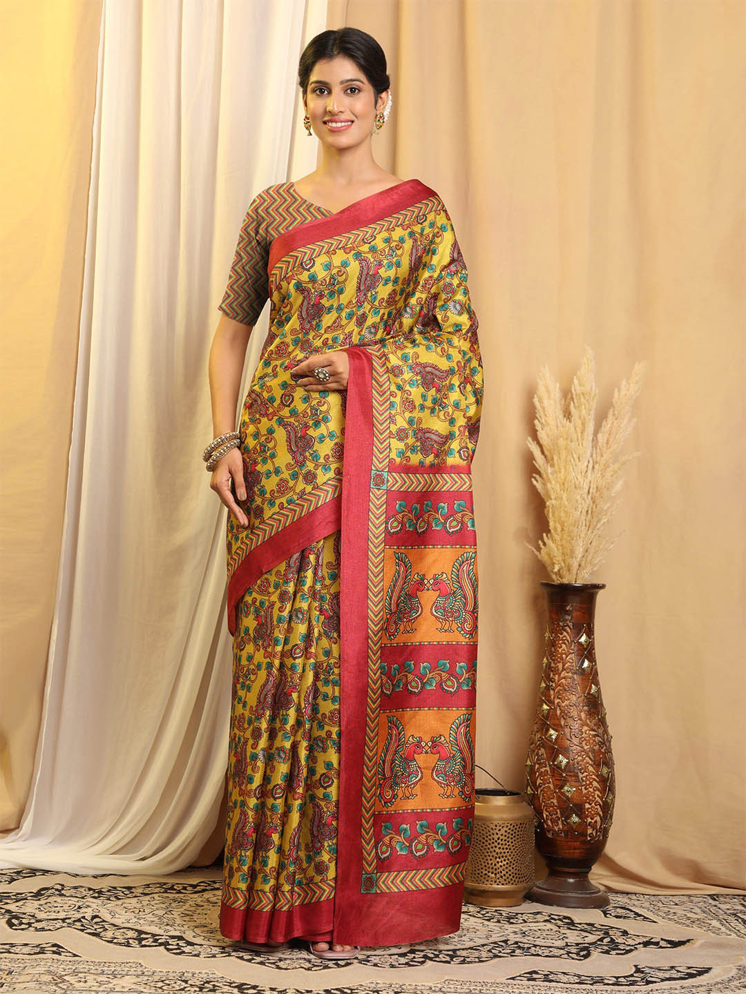 SHIVAM FABRICS Floral Printed Tussar Saree