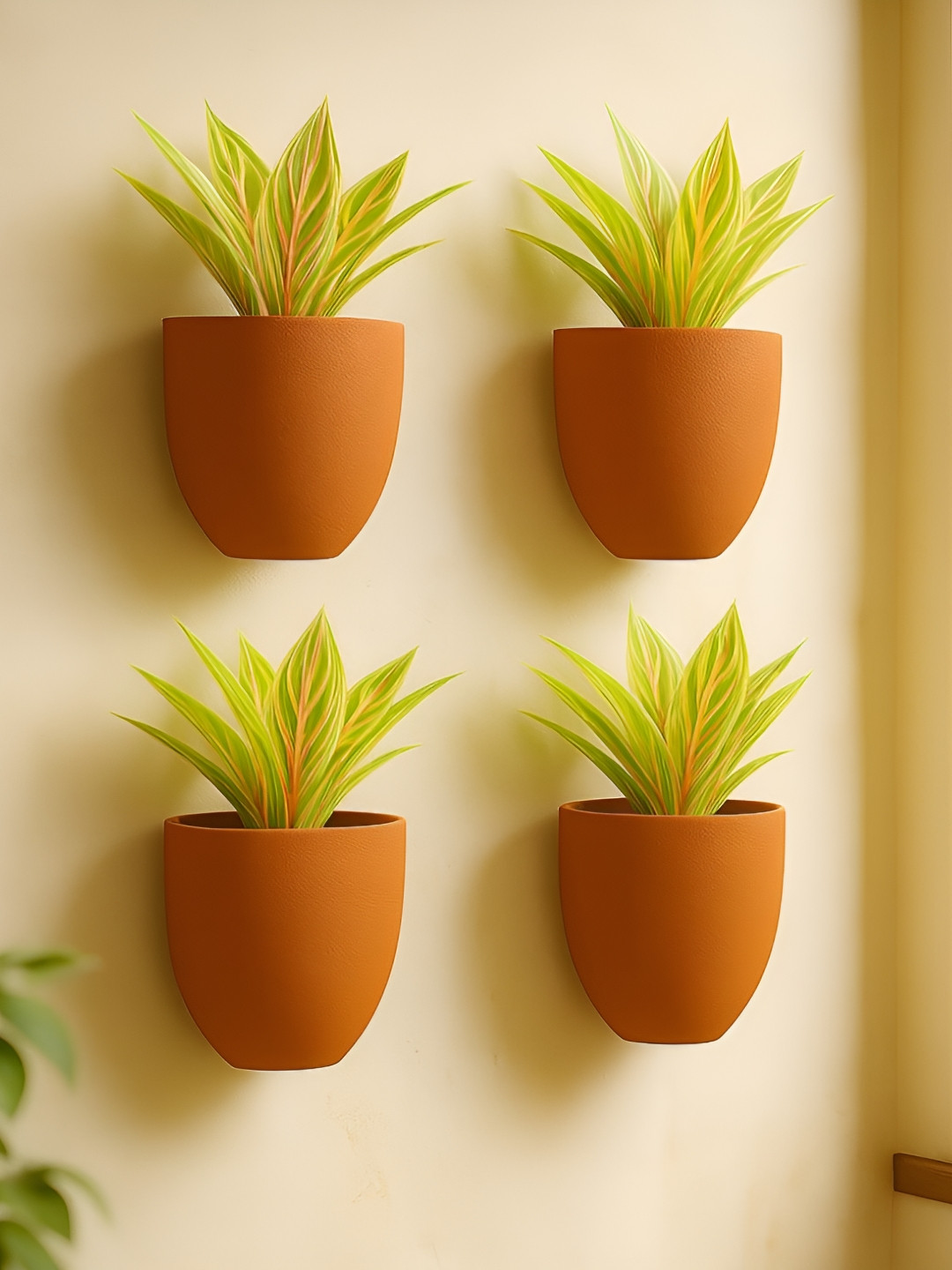 The handicraftian Hexane Red 4 Pieces Small Wall Hanging Planters