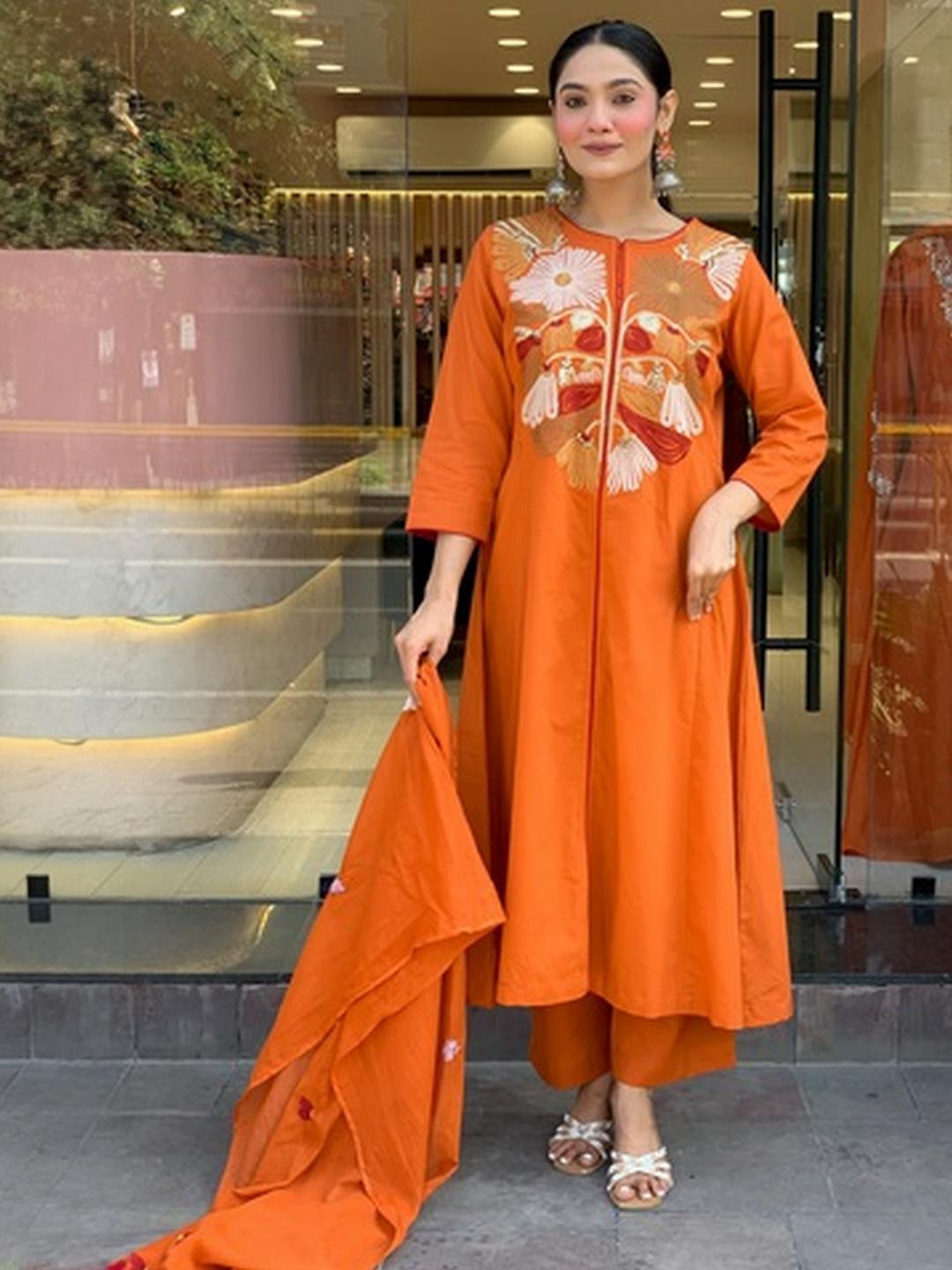 ATOXIC Women Orange Chanderi Silk Kurta Sets