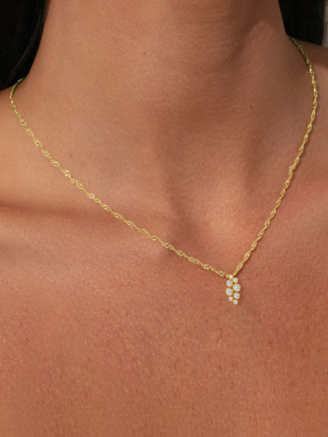 LUNA 14KT Gold Lab Grown Diamond Round Flower Pendant With Gold chain-6.09 g