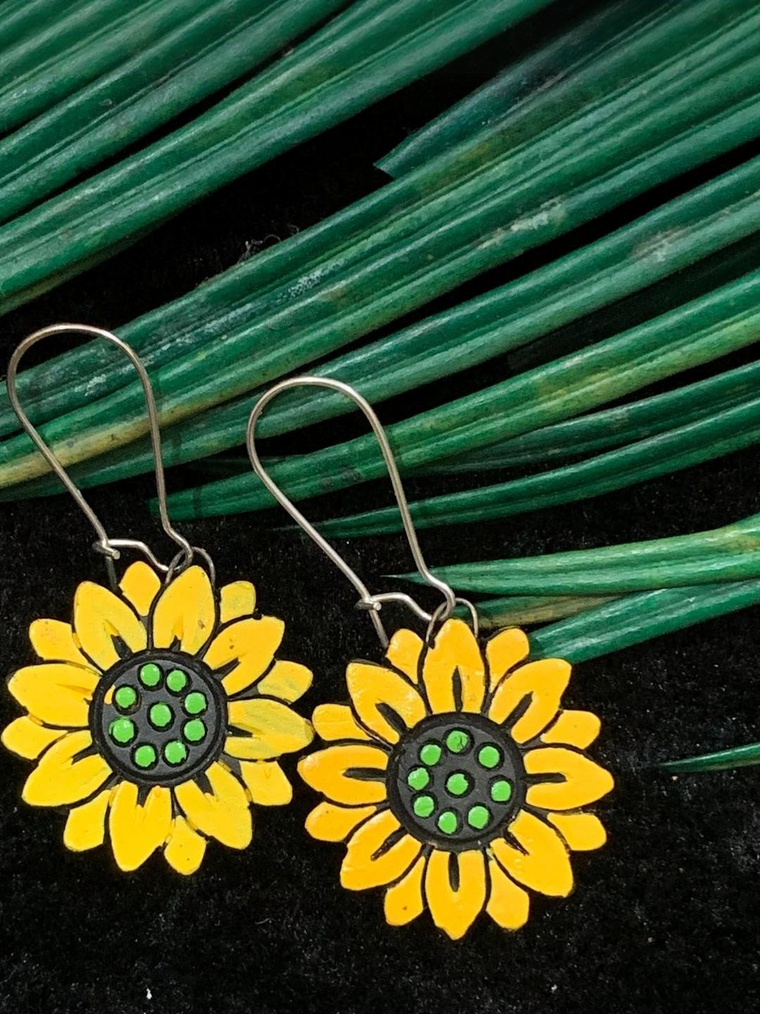 KALAVAATHI Yellow & Green Hand-Painted Sunflower Drop Earrings