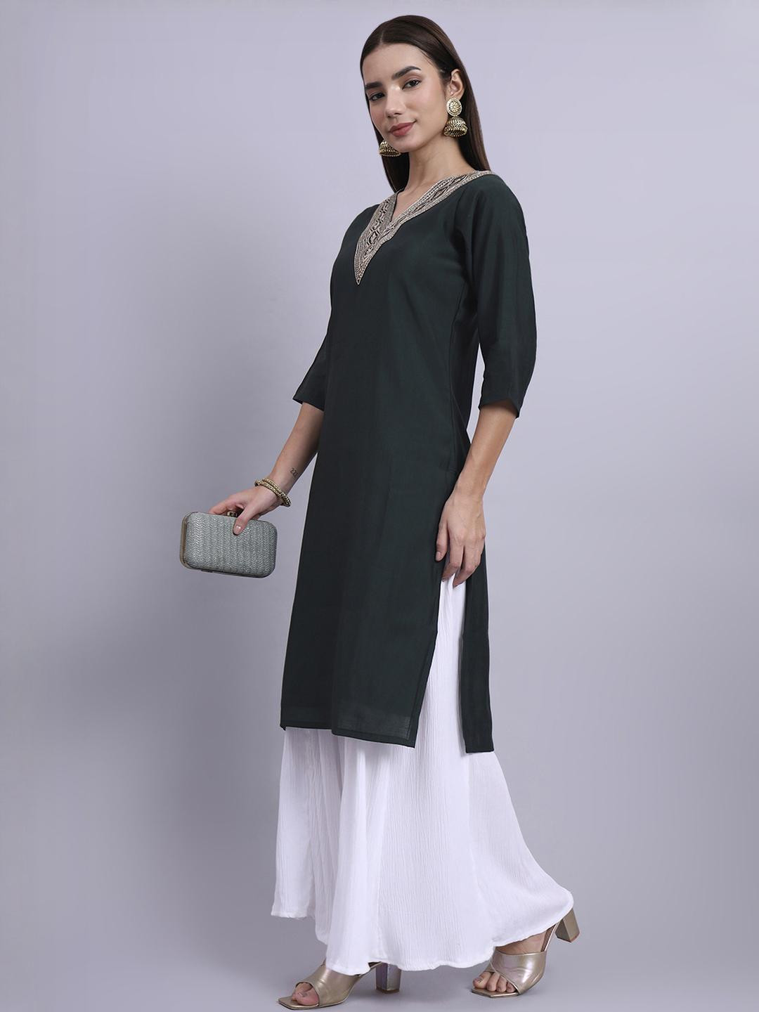 BANJANAN Women V-Neck Embroidered Kurta