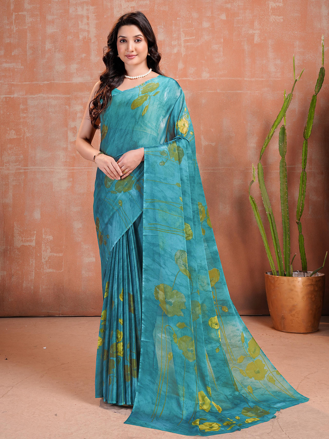 Garden Vareli Women Floral Printed No Border Festive Saree