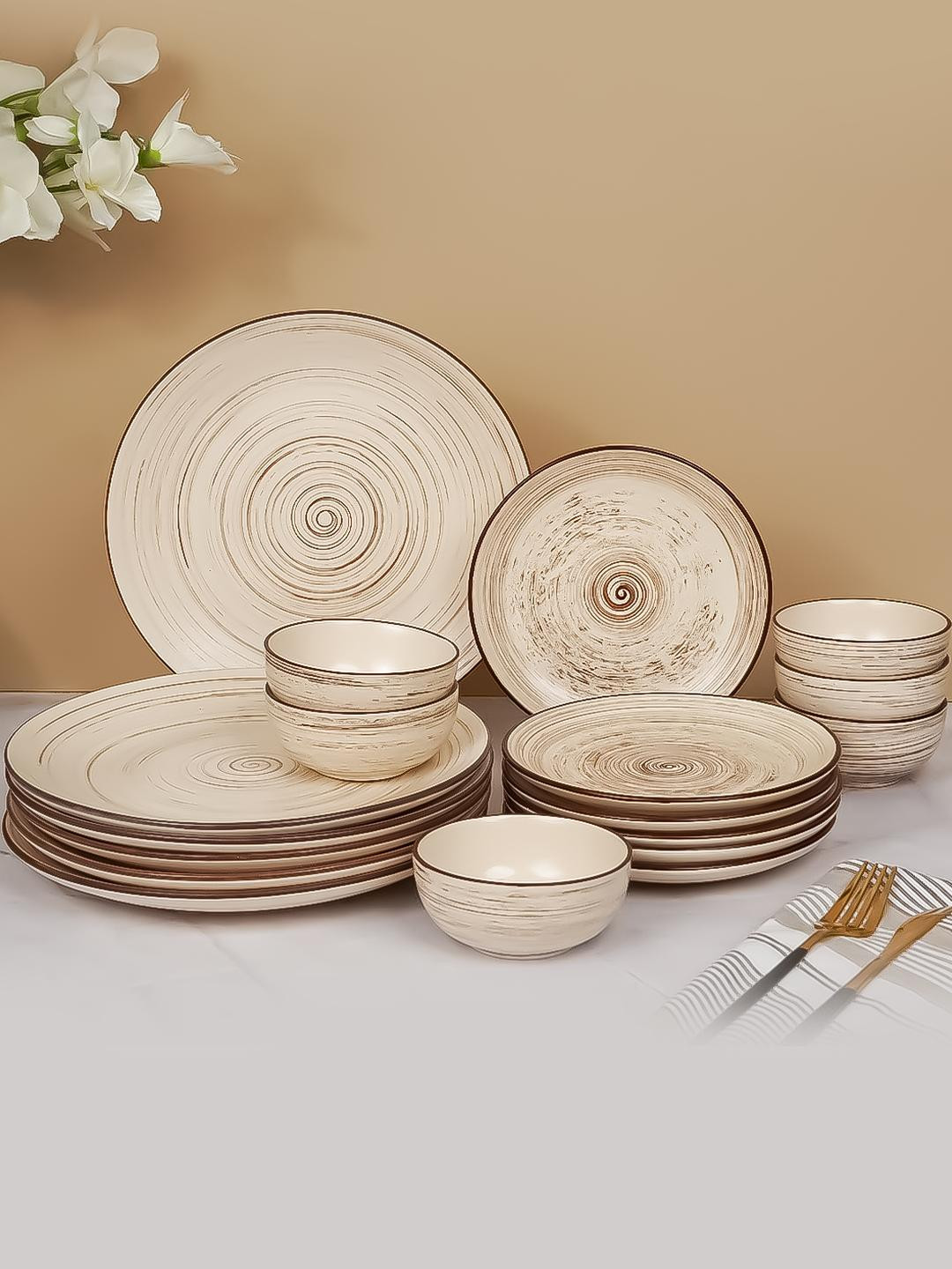 The Golden Theory Cream-Coloured 18 Pieces Ceramic Dinner