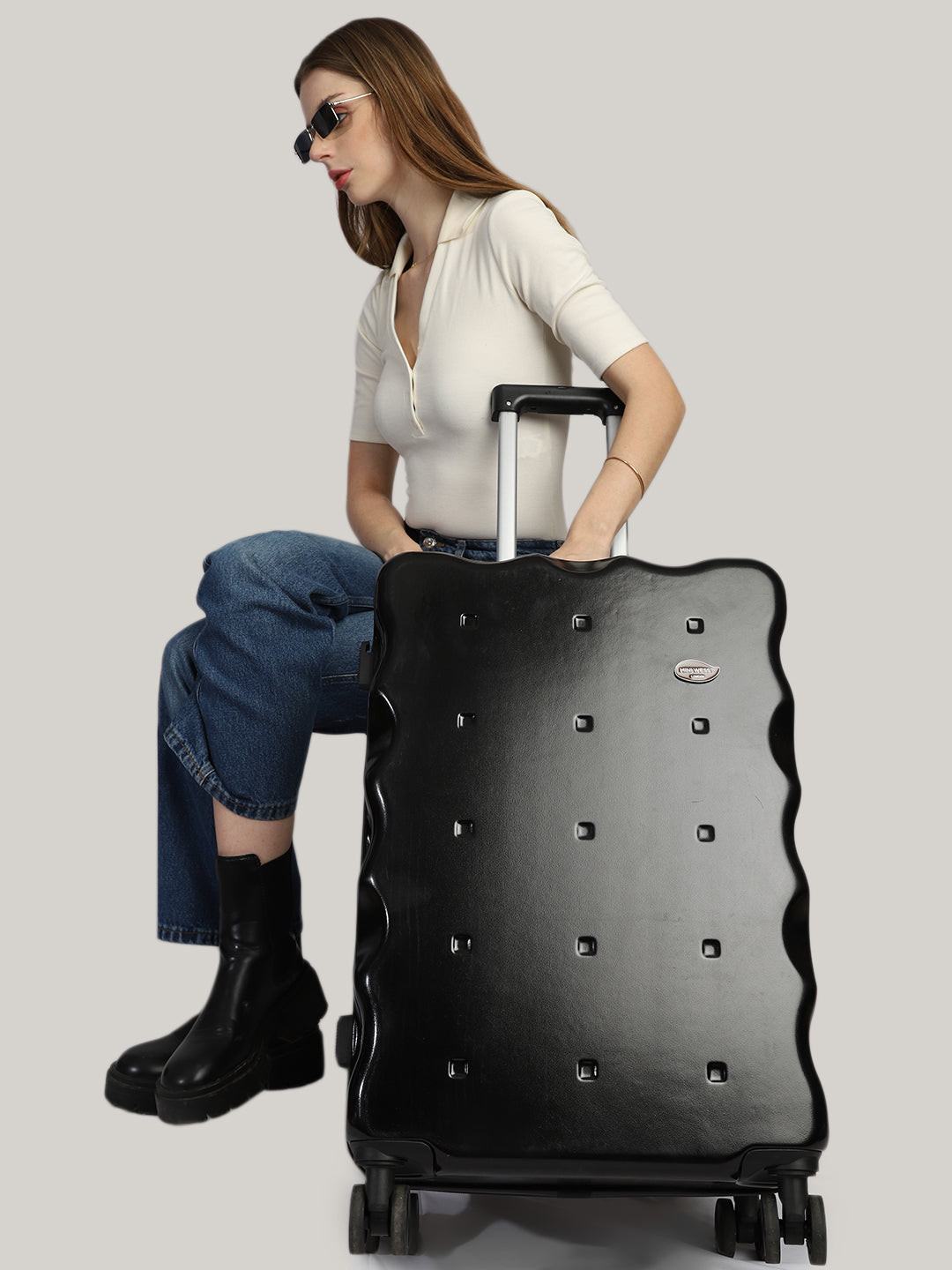 Mini west london Cookies On The Go Check-In Textured Hard-Sided Medium Trolley Bag