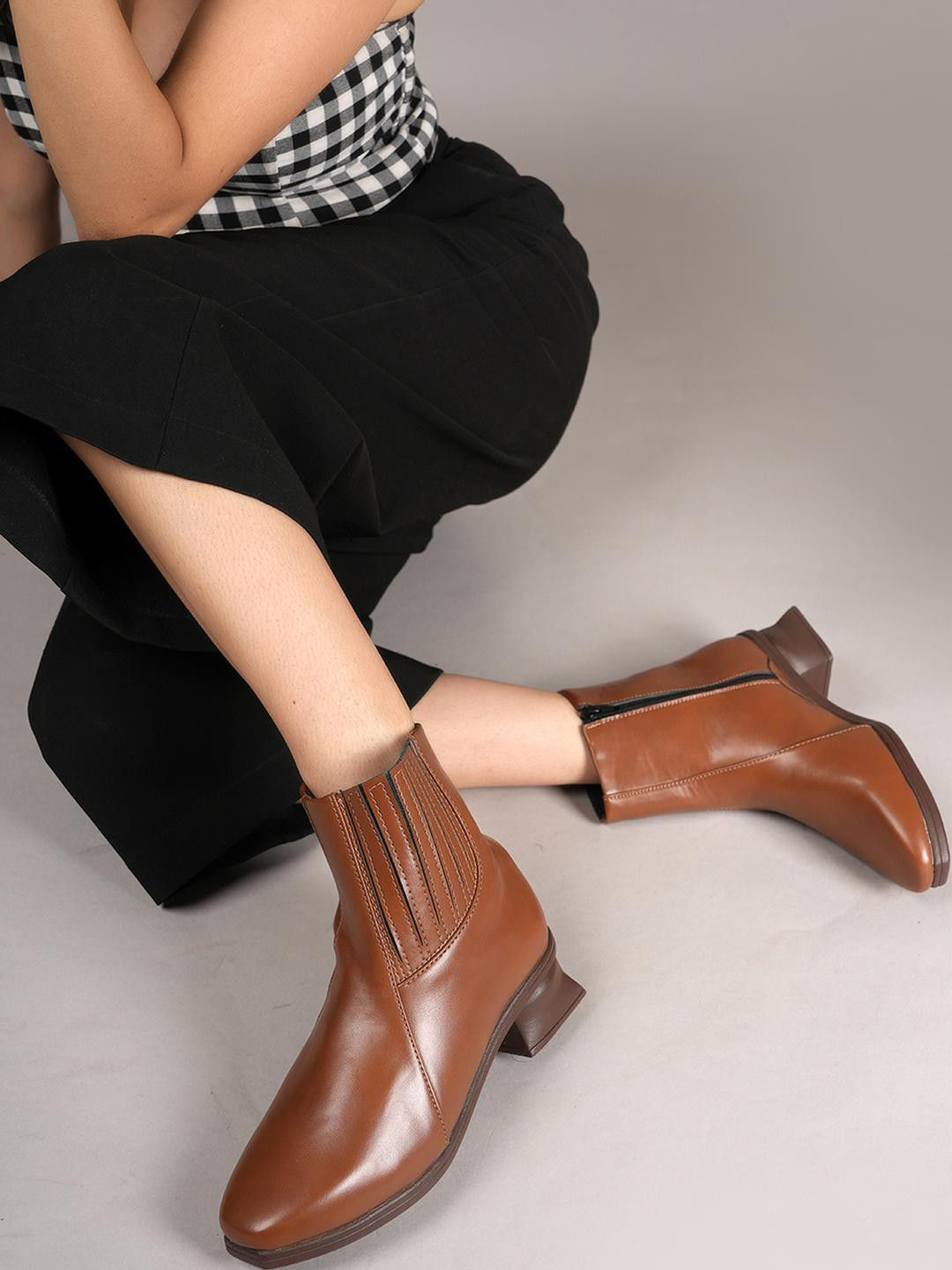 Roadster Women Self Design Square Block Heel PU Chelsea Boots