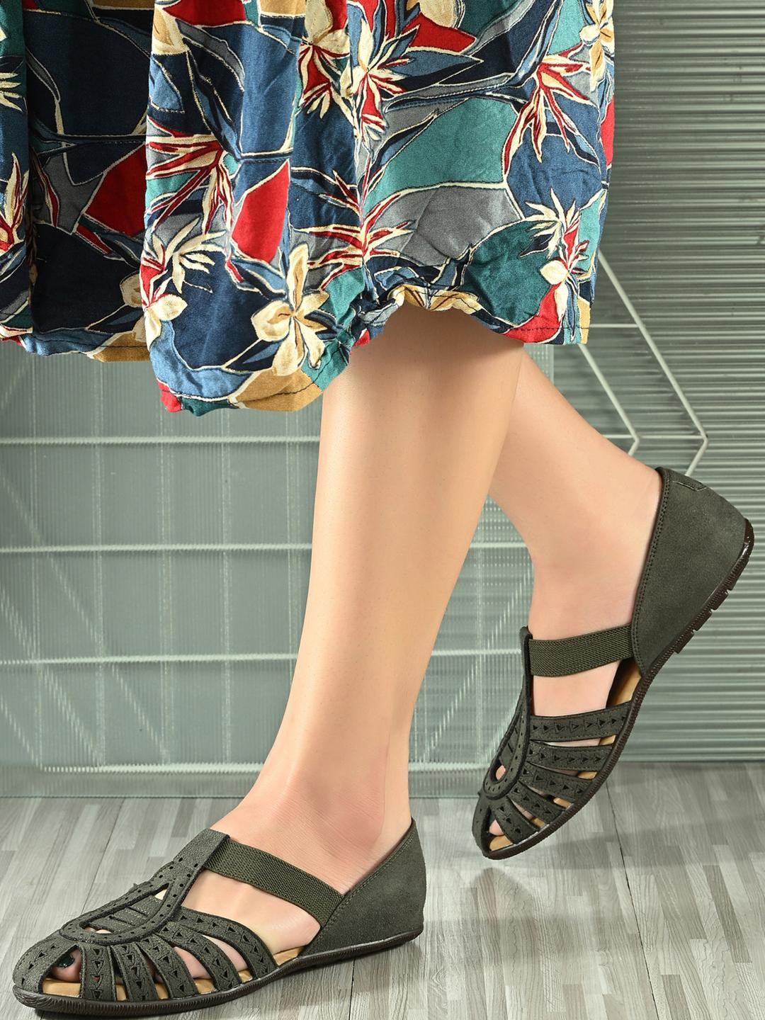 Valentino Women Synthetic Leather Strappy Flats