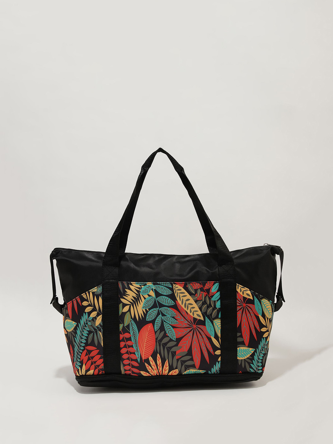 LULU & SKY Printed Small Duffel Bag