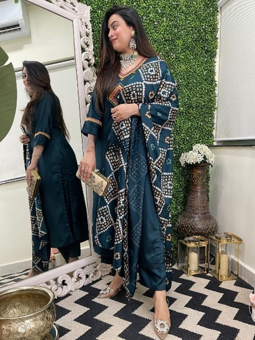 ATOXIC Women Blue Chanderi Silk Kurta Sets