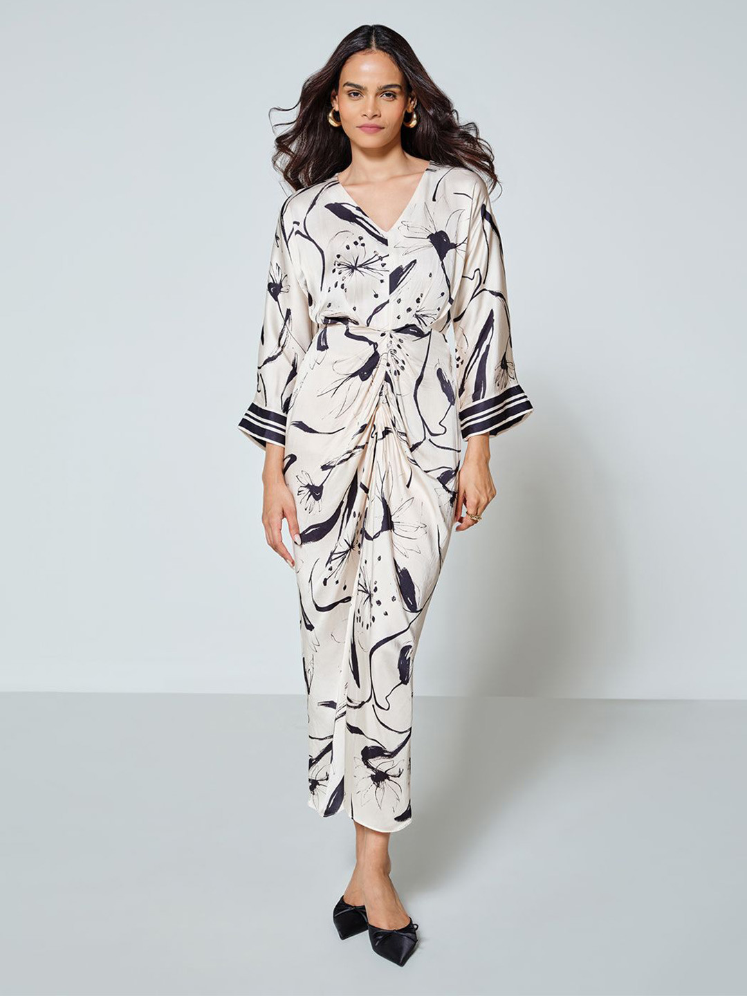 AND Women Abstract Printed Extended Sleeves Maxi Dress