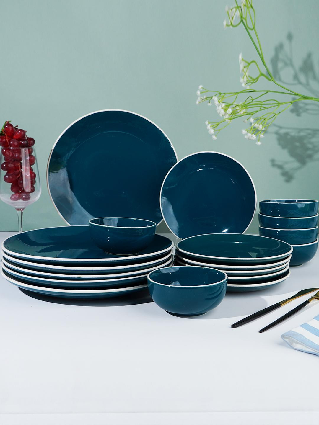 The Golden Theory Set of 18 Blue Ceramic Dinner Set