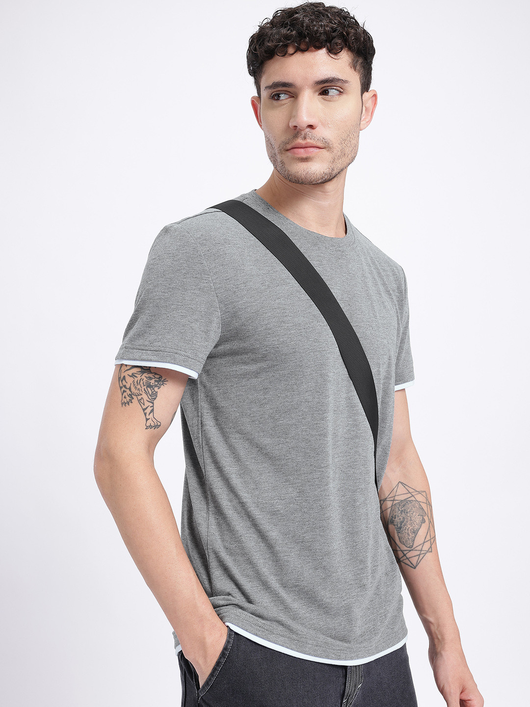StyleCast x Revolte Contrast Trim Regular Fit T-shirt