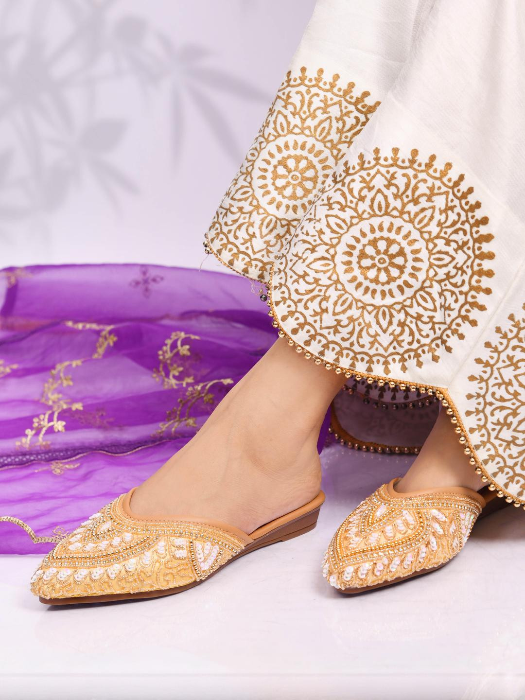 THE STHAPAK BLESS YOUR FEET Women Embellished Party Mojaris Flats