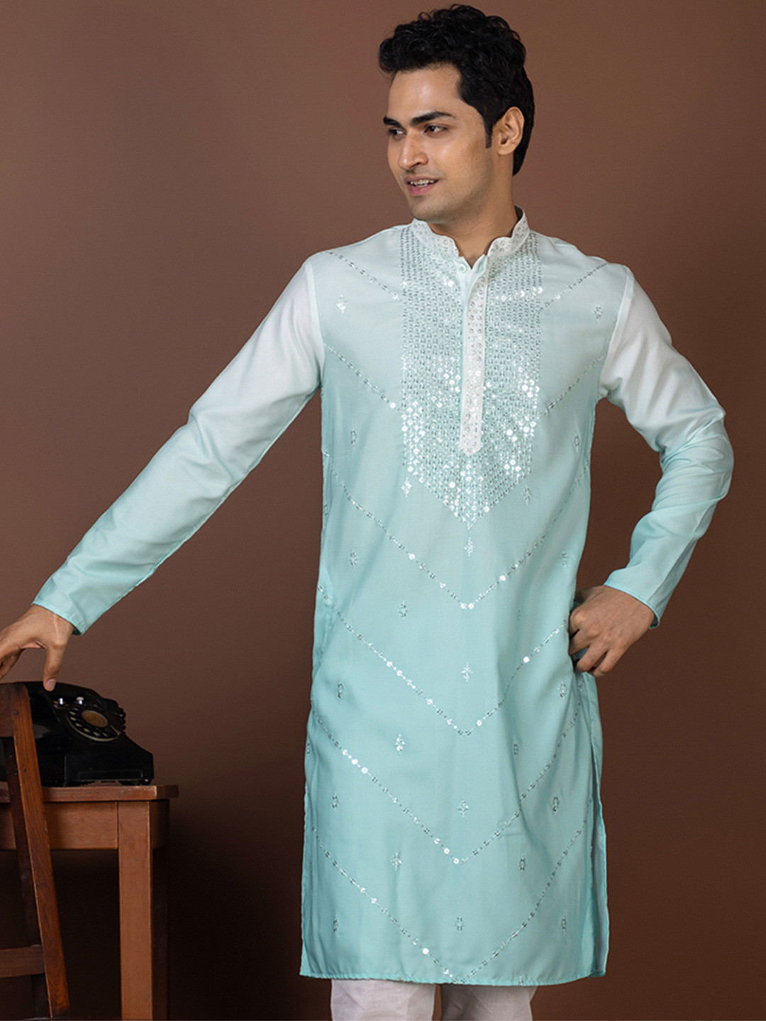 DEVOILER Embellished Mirror Work Modal Kurta