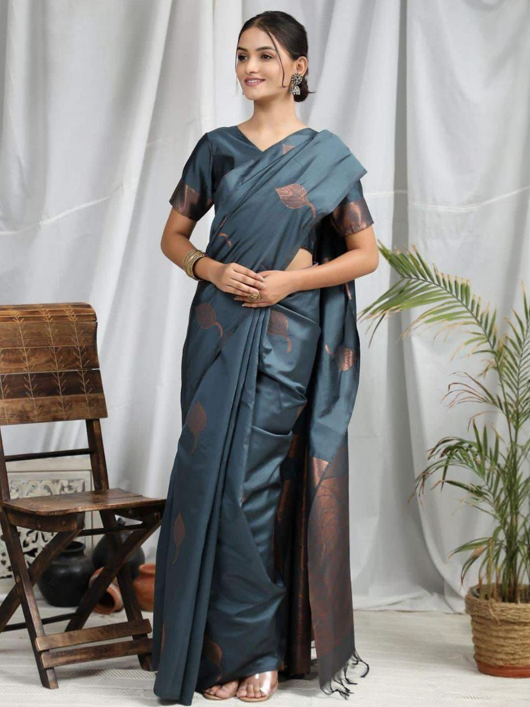 GHAN SALS Grey Silk Blend Woven Design Sarees