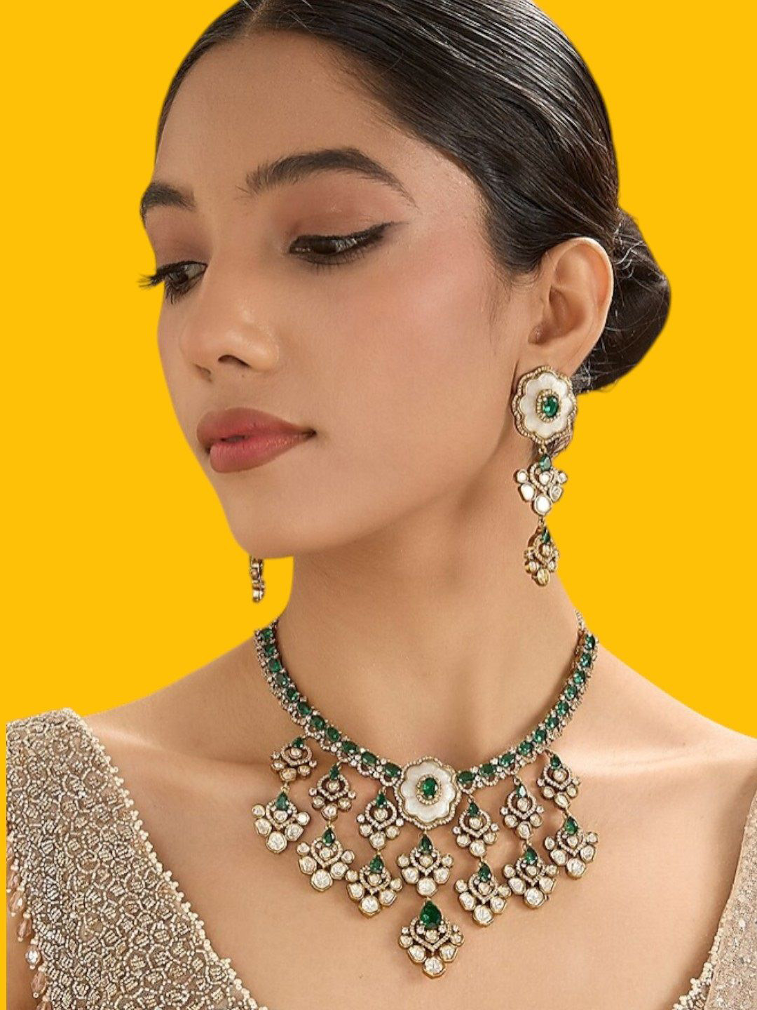 AURAA TRENDS Gold-Plated Kundan Stone Studded Bridal Jewellery Set