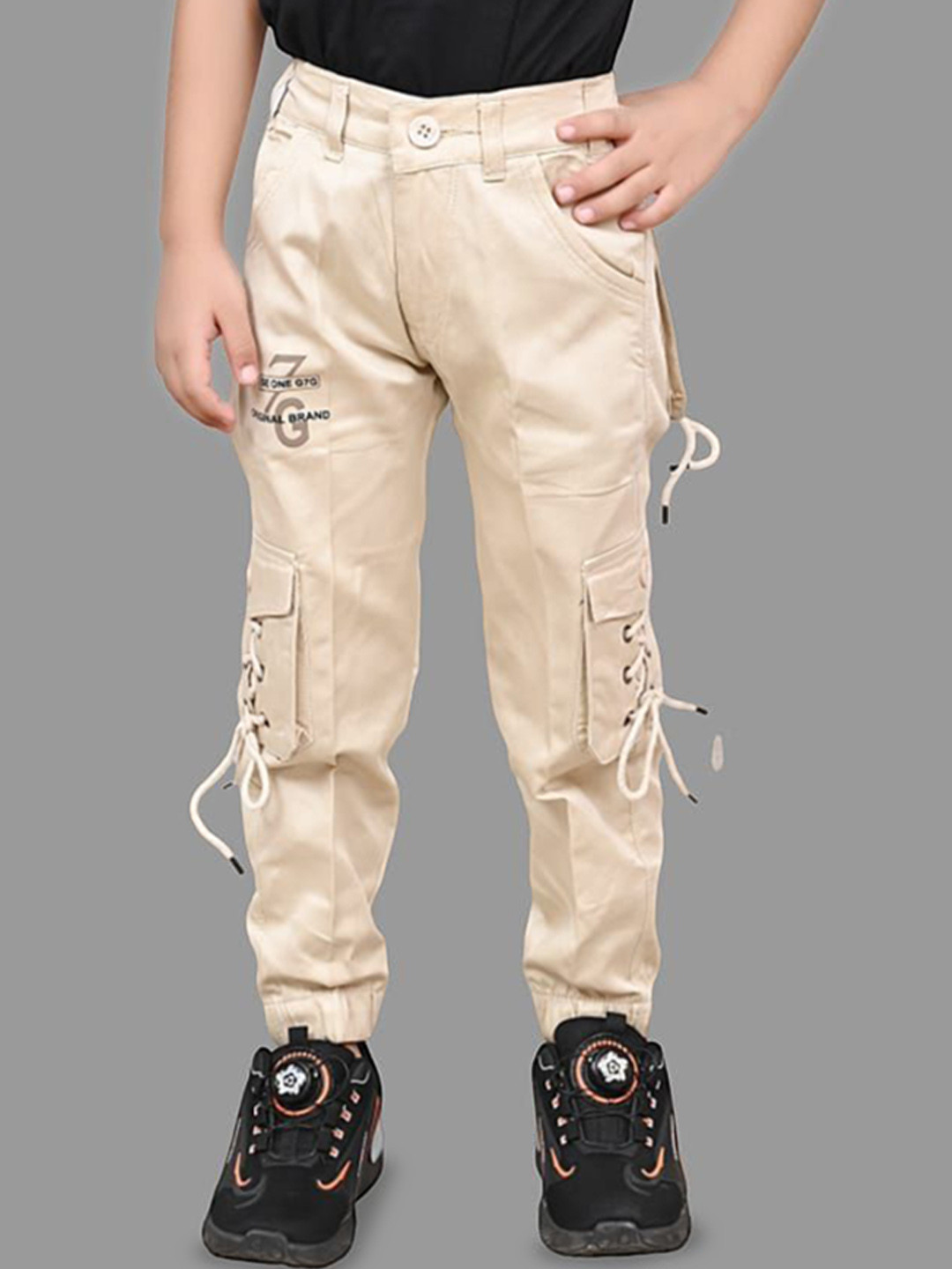 SEONEG Boys Regular Fit Mid-Rise Cotton Cargo Trousers