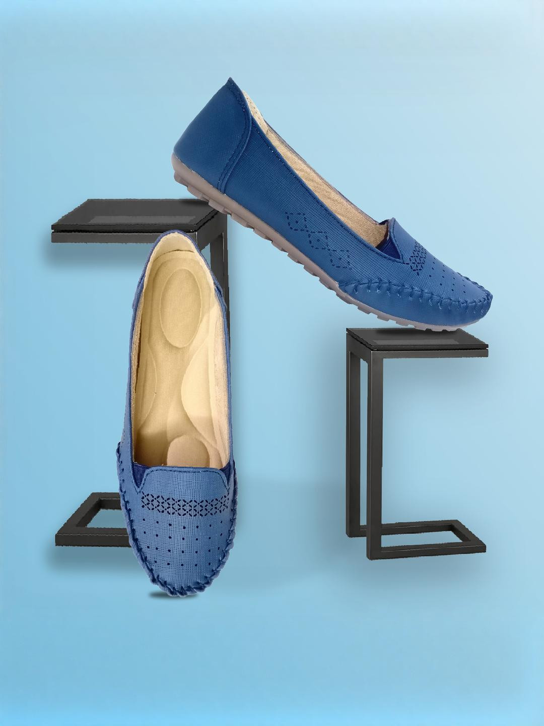 saanvishubh Women Synthetic Leather Textured Ballerinas