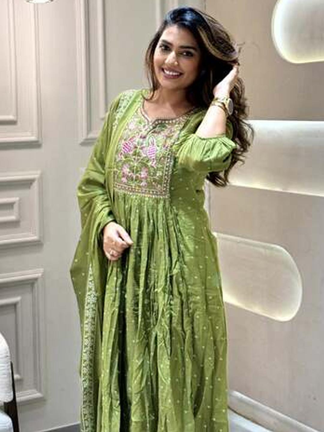 ATOXIC Women Green Pure Cotton Kurta Sets