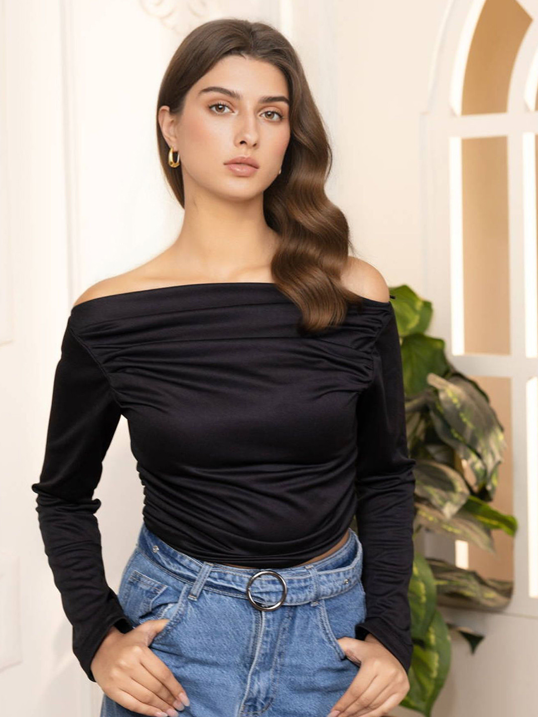 Istyle Can Off-Shoulder Crepe Bardot Crop Top