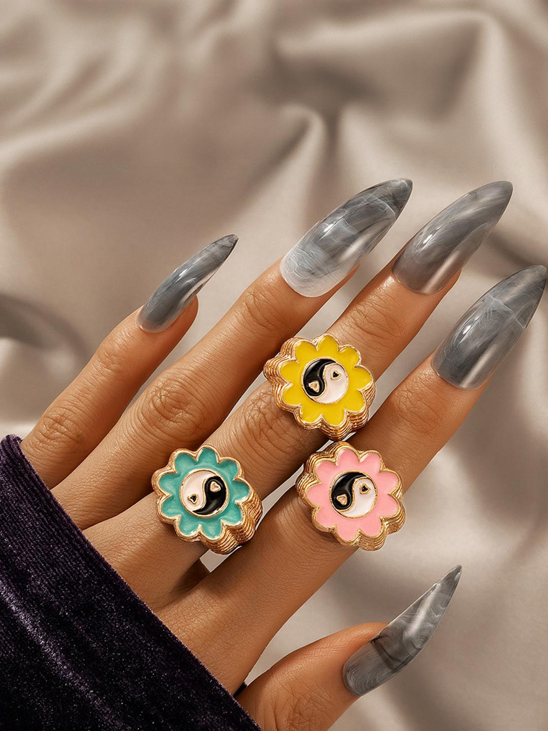 DressBerry Women Set of 3 Flower Finger Ring