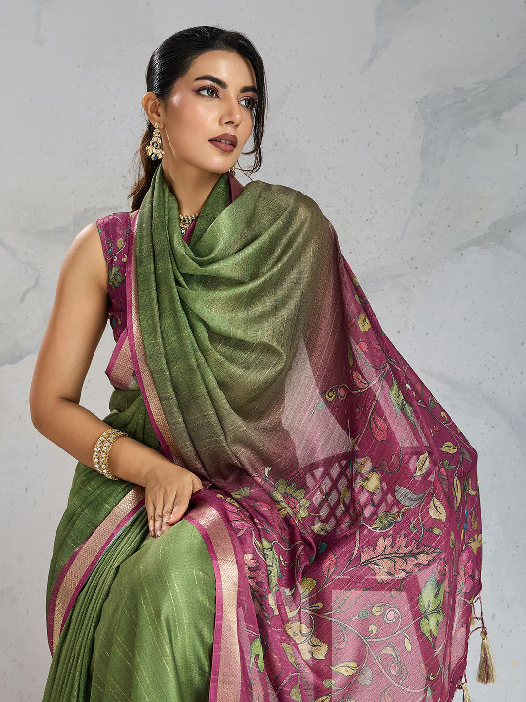 100 Dreams Striped Woven Design Zari Saree