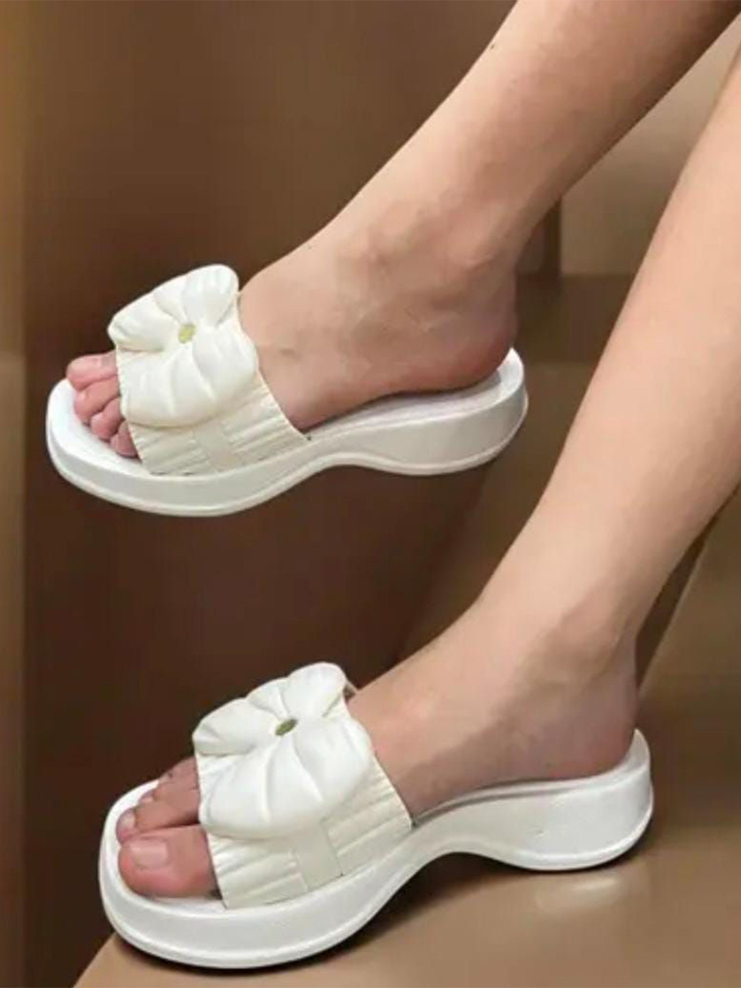 Deals4you Women Solid Casual Slider
