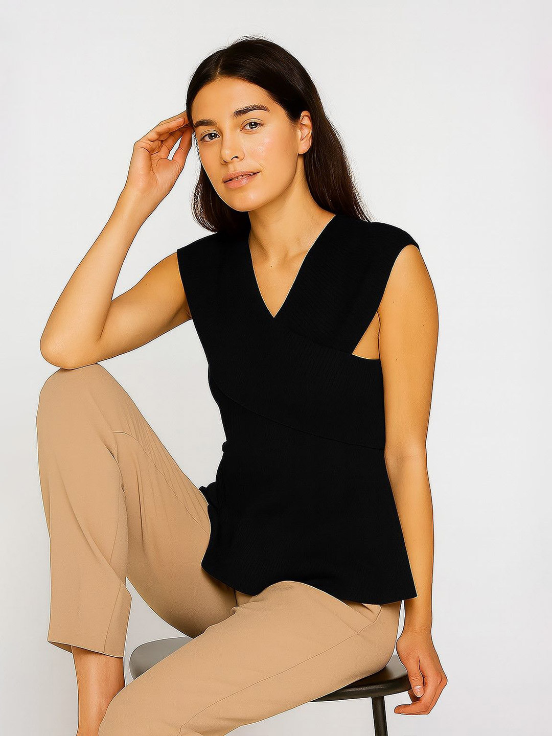 sollobell Self Design V-Neck Sleeveless Cashmere Top