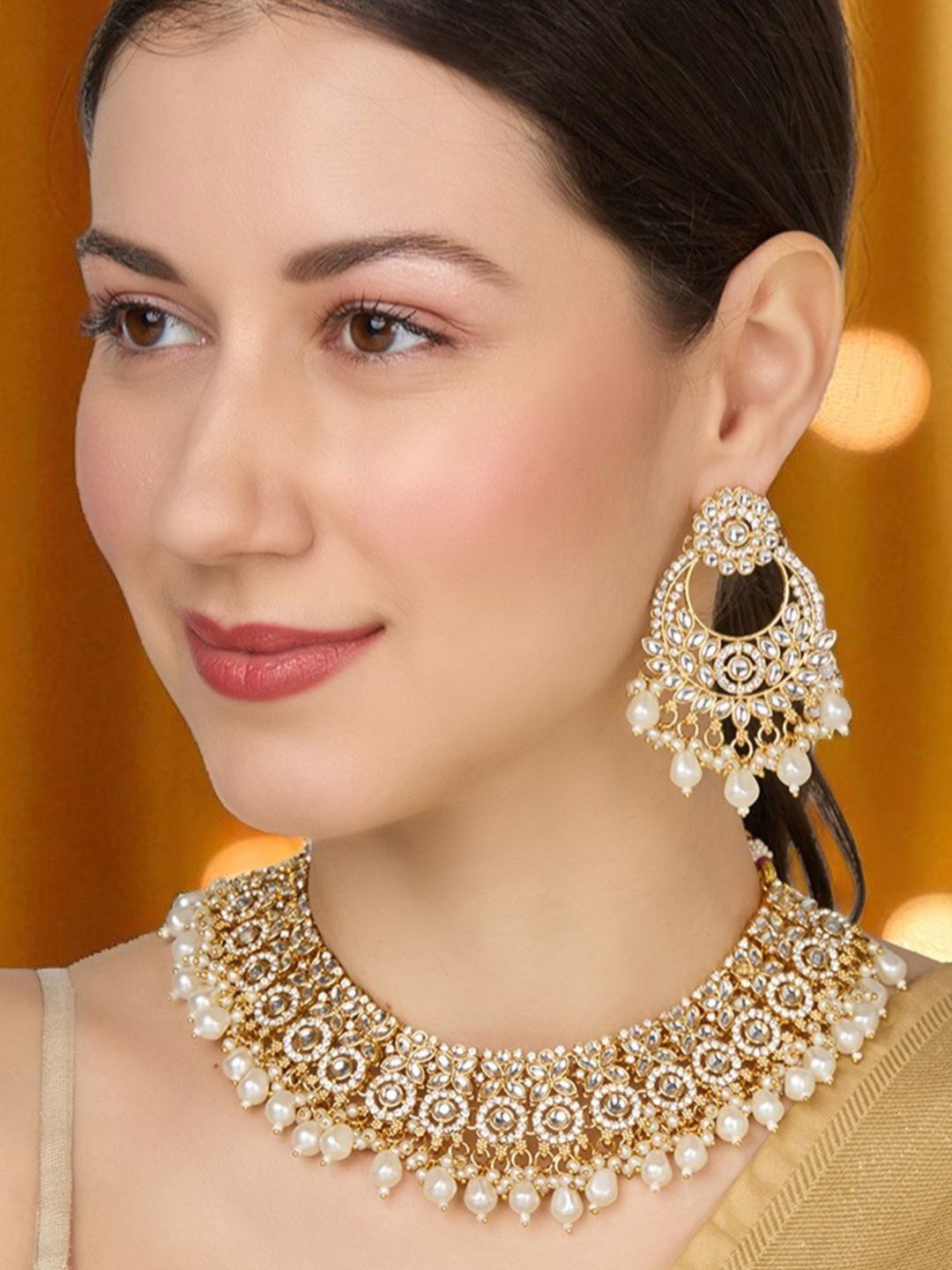 OOMPH Kundan Studded & Pearls Beaded Jadau Jewellery Set