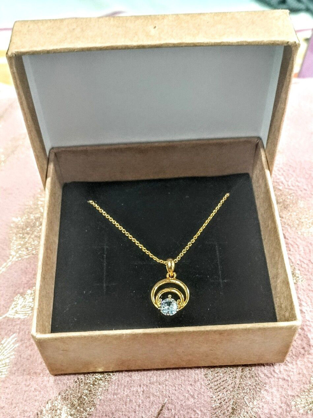 KAVY JEWELLERY Gold-Plated Artificial Stones Studded Circular Shaped Pendant With Chain