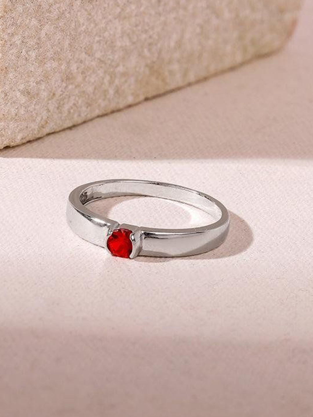 GIVA Men 925 Silver Rhodium-Plated Zircon Studded Modern Mystic Finger Ring