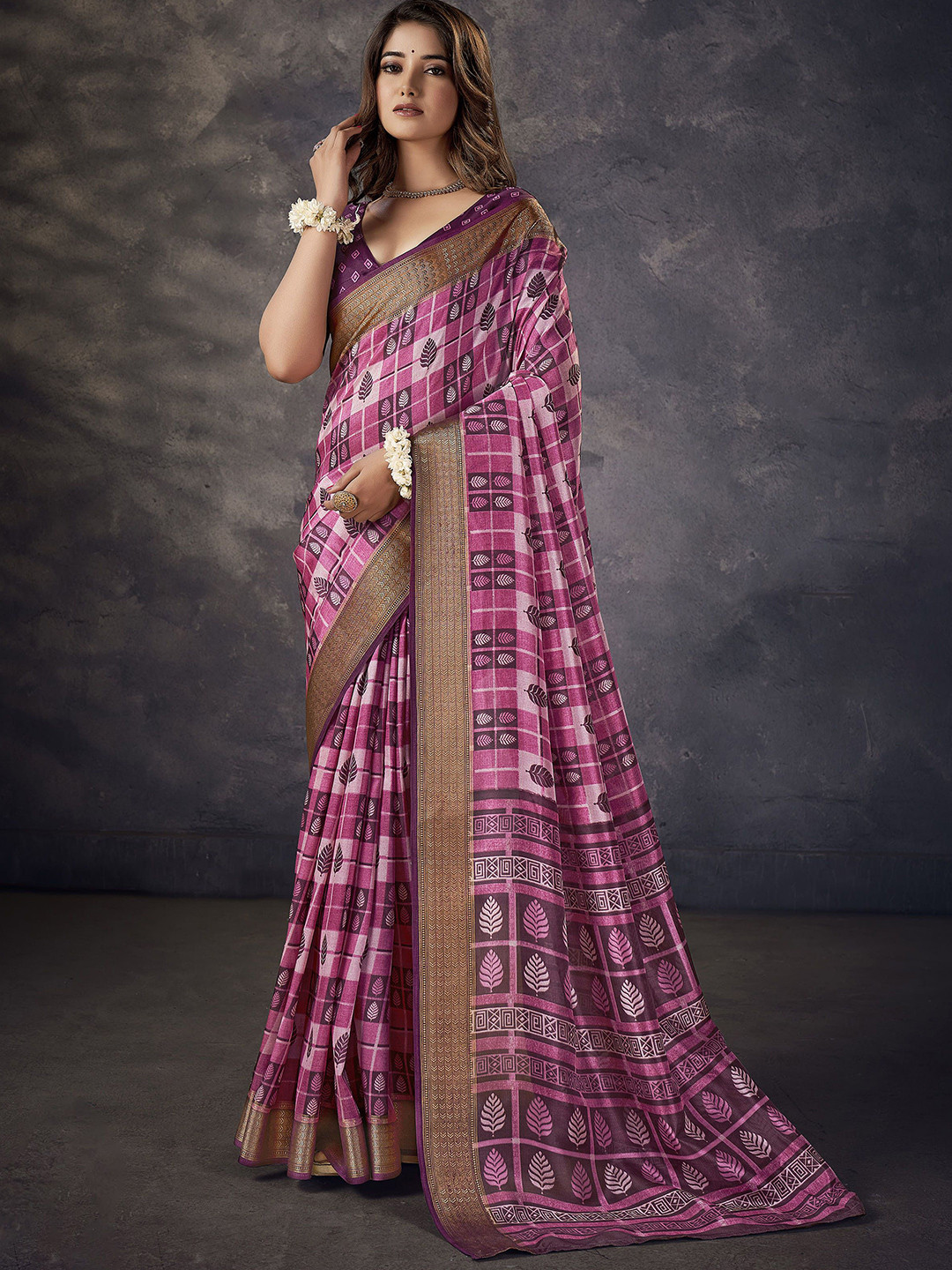 TIRA Women Ethnic Motifs Printed Woven Design Traditional Block Print Saree