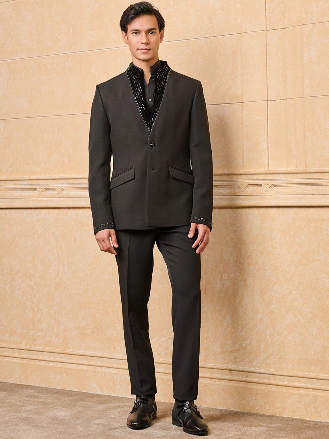 Tasva Single-Breasted Pack Of 3 Slim Fit  Blazer & Trousers Formal Suit