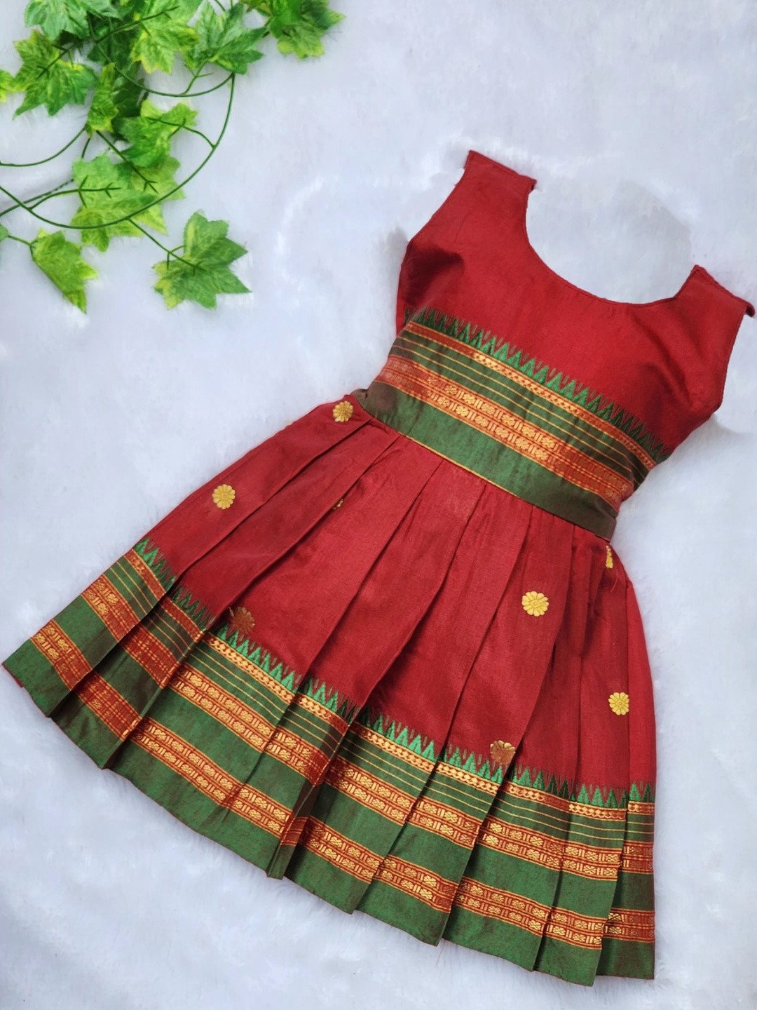 AMBA COLLECTION BOUTIQUE Girls Butti Design Pleated Sleeveless Ethnic Dress