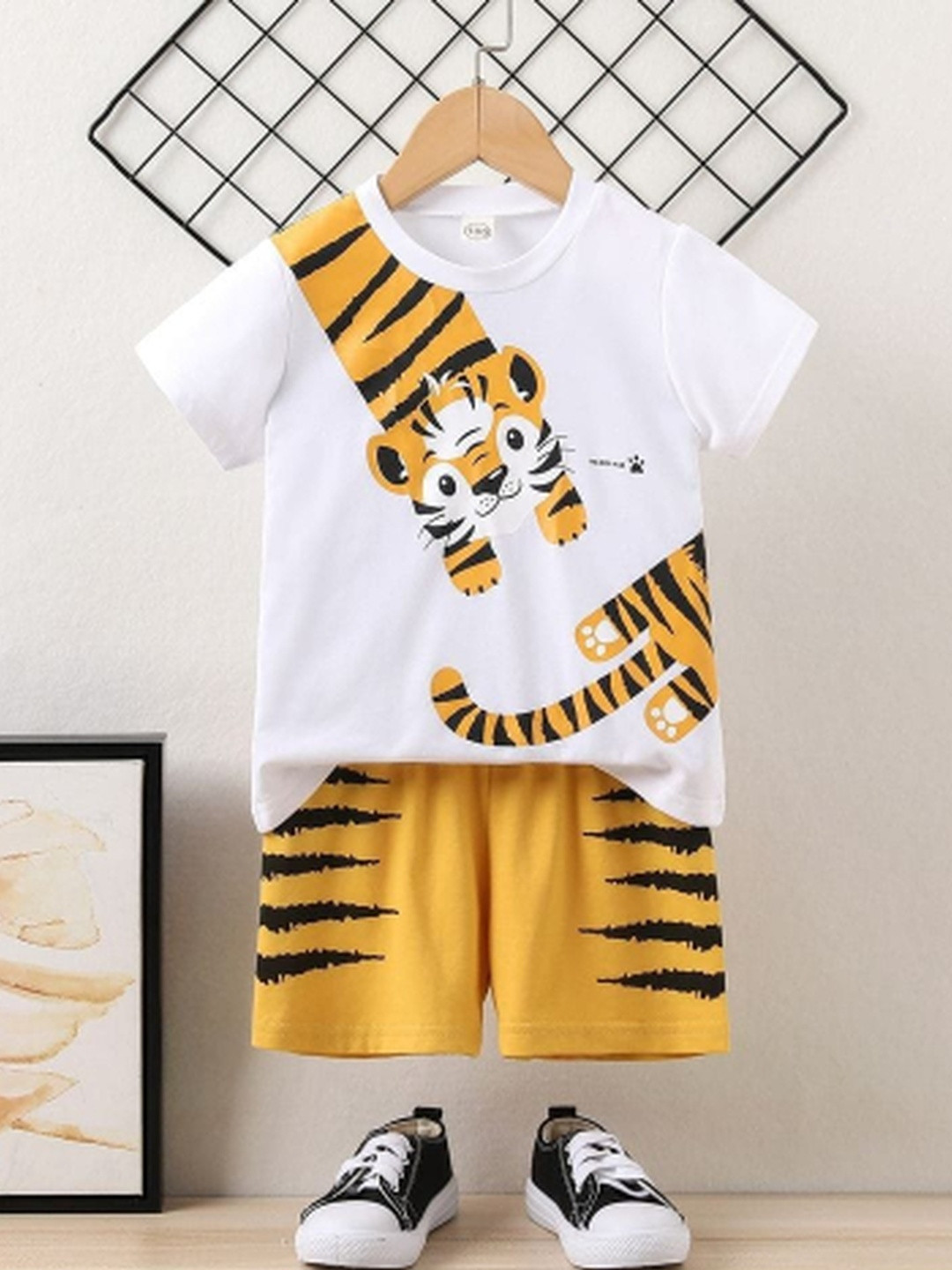 YK Kids Printed T-shirt with Shorts