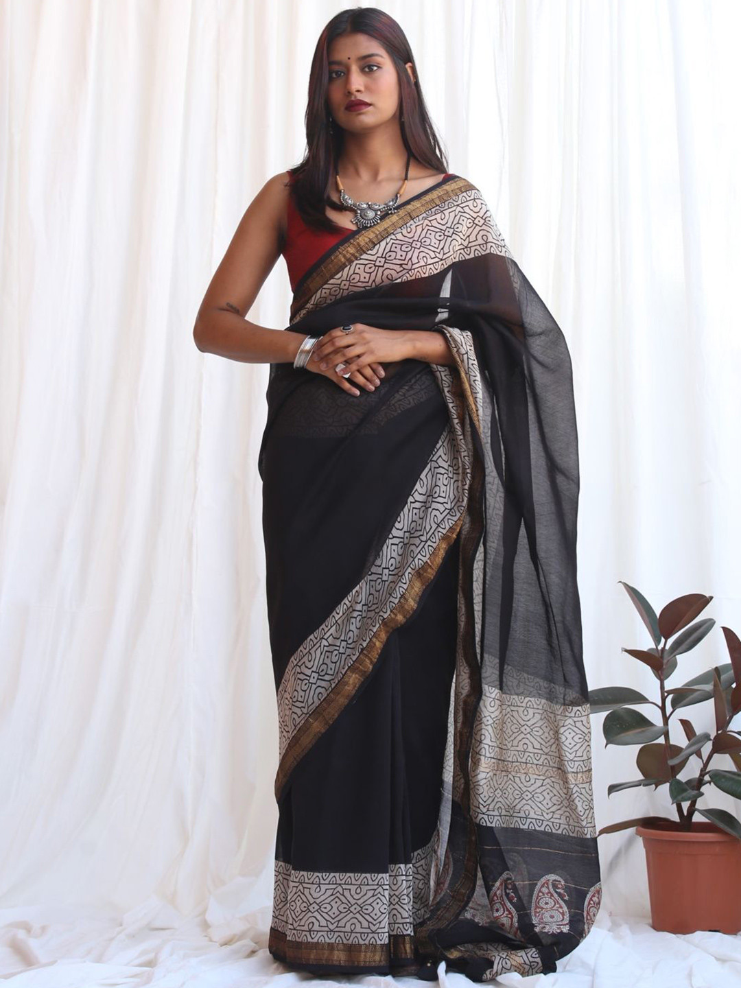 GRAY AND GREEN Kaushiki Printed Border Bagru Saree with Blouse Piece