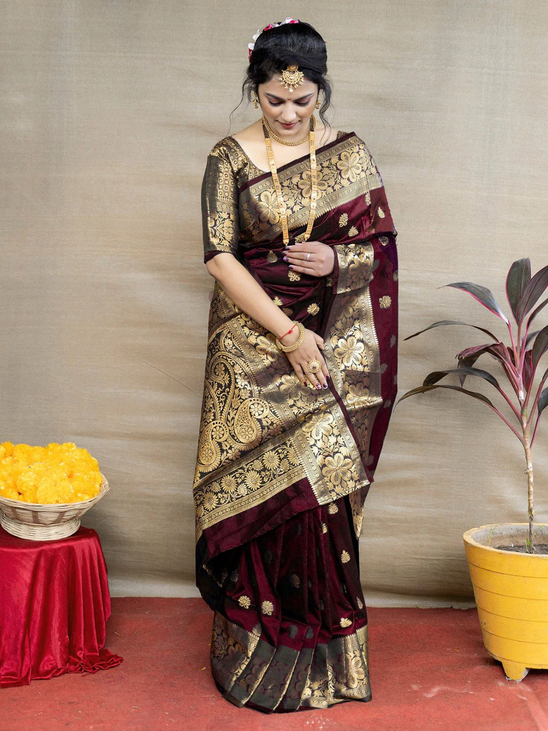 Shriyangan Woven Design Zari Kanjeevaram Saree