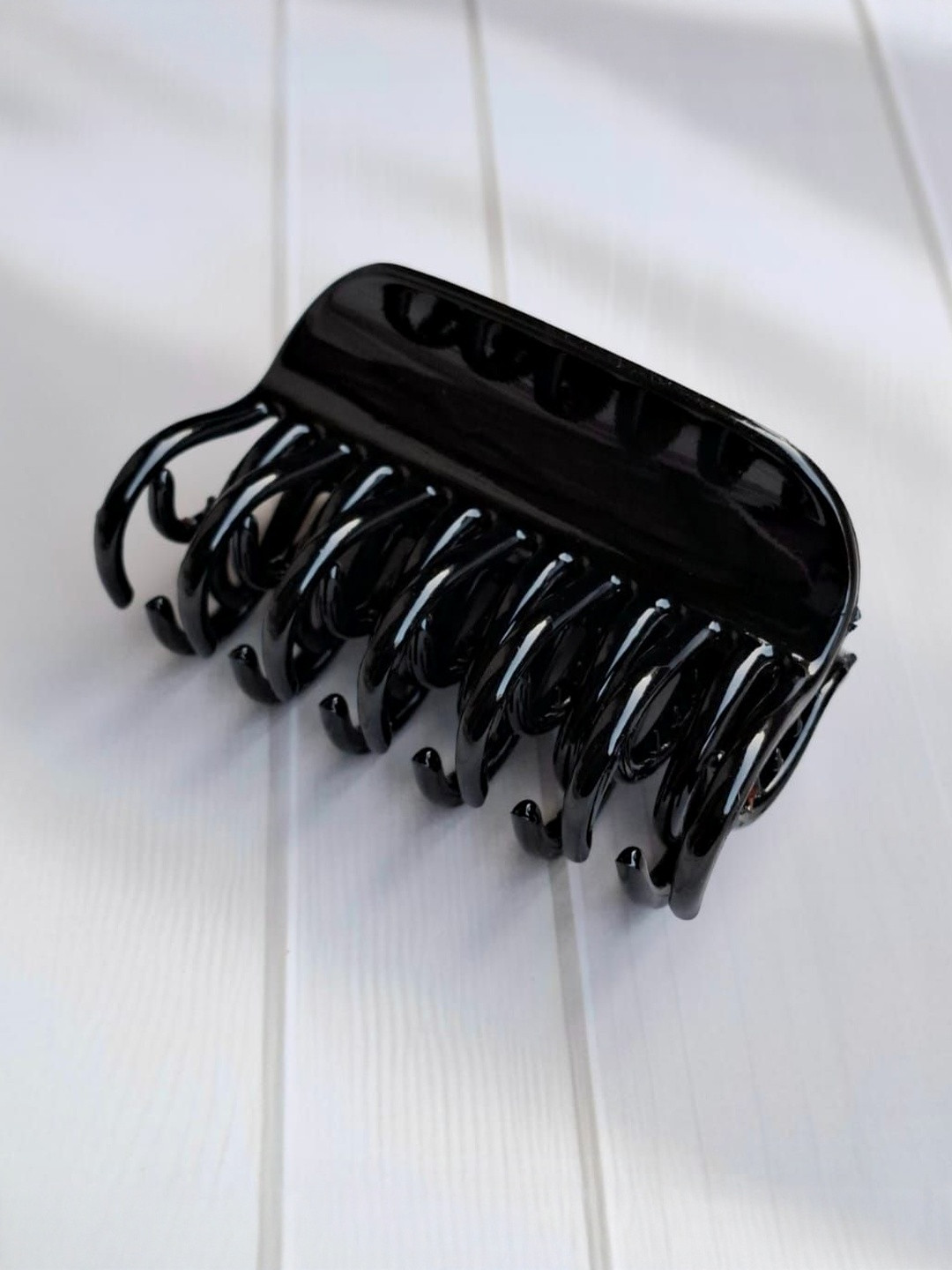 DIVASTRI Women Criss Cross Hair Claw Clip