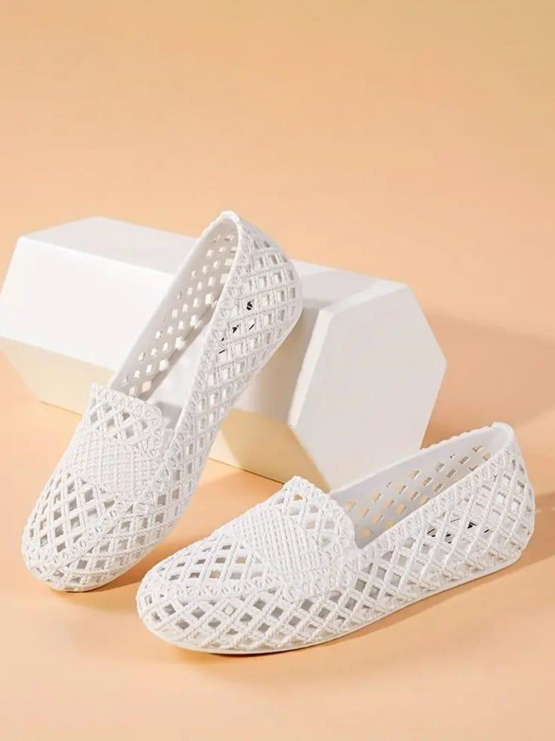 Deals4you Textured Round Toe Ballerinas