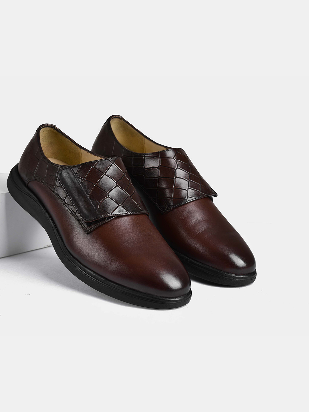 LUXORO FORMELLO Men Aero-Flex Formal Slip On Shoes