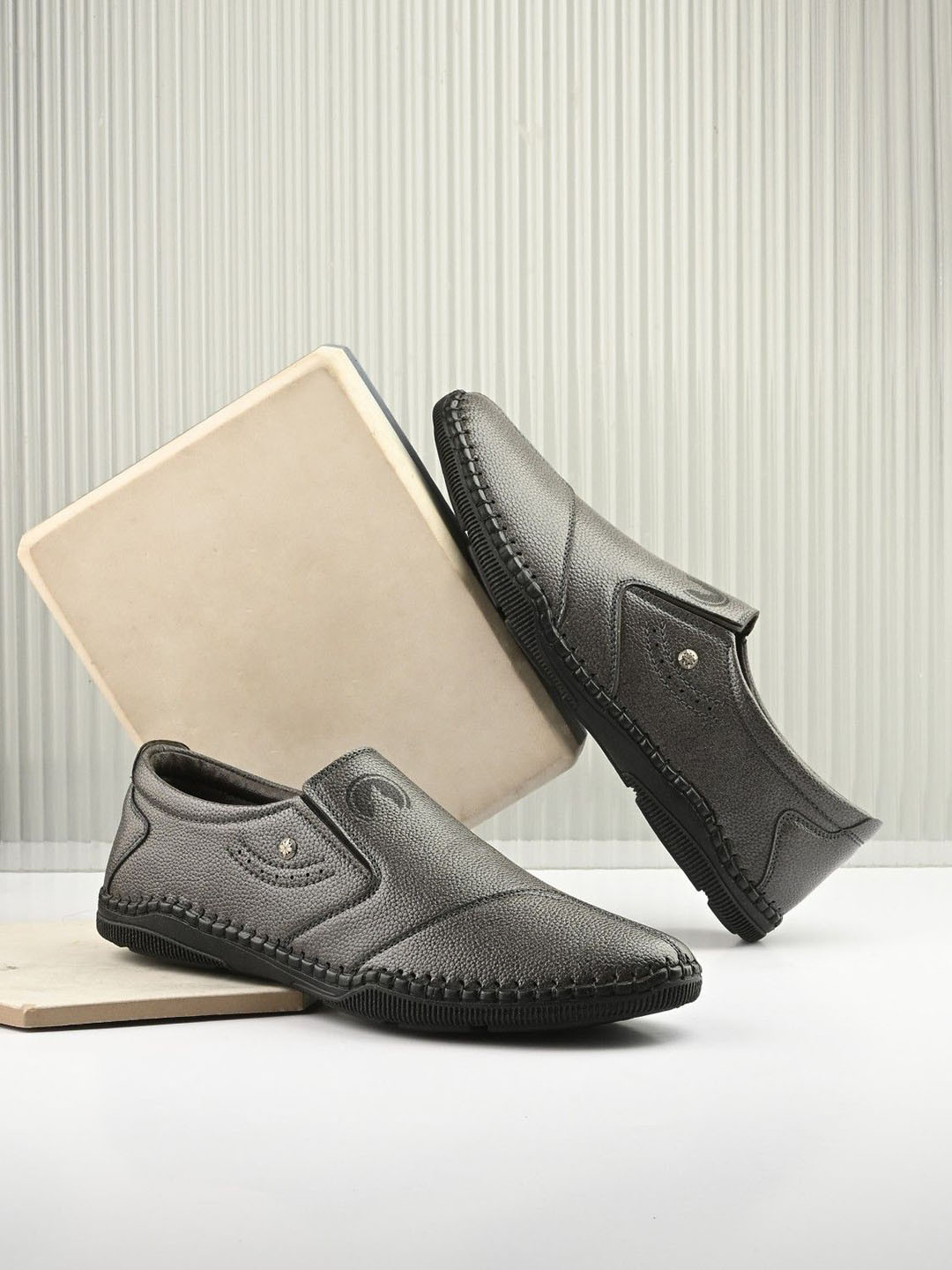 Rising Wolf Textured Formal Slip On Shoes