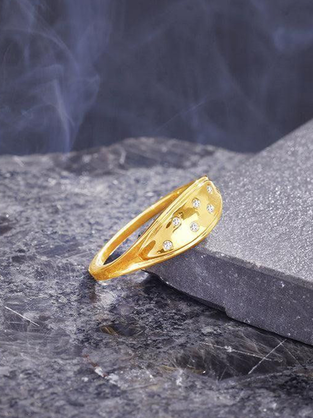 GIVA Men 925 Silver Gold-Plated Zircon Studded Curved Inlay Sparkle Finger Ring