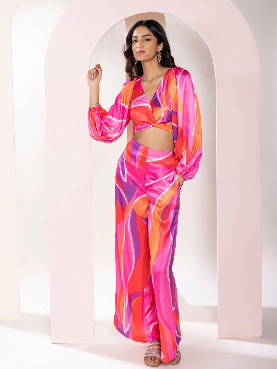 POPPI Vibranza Abstract Printed Puffed Sleeves Crop Fitted Top