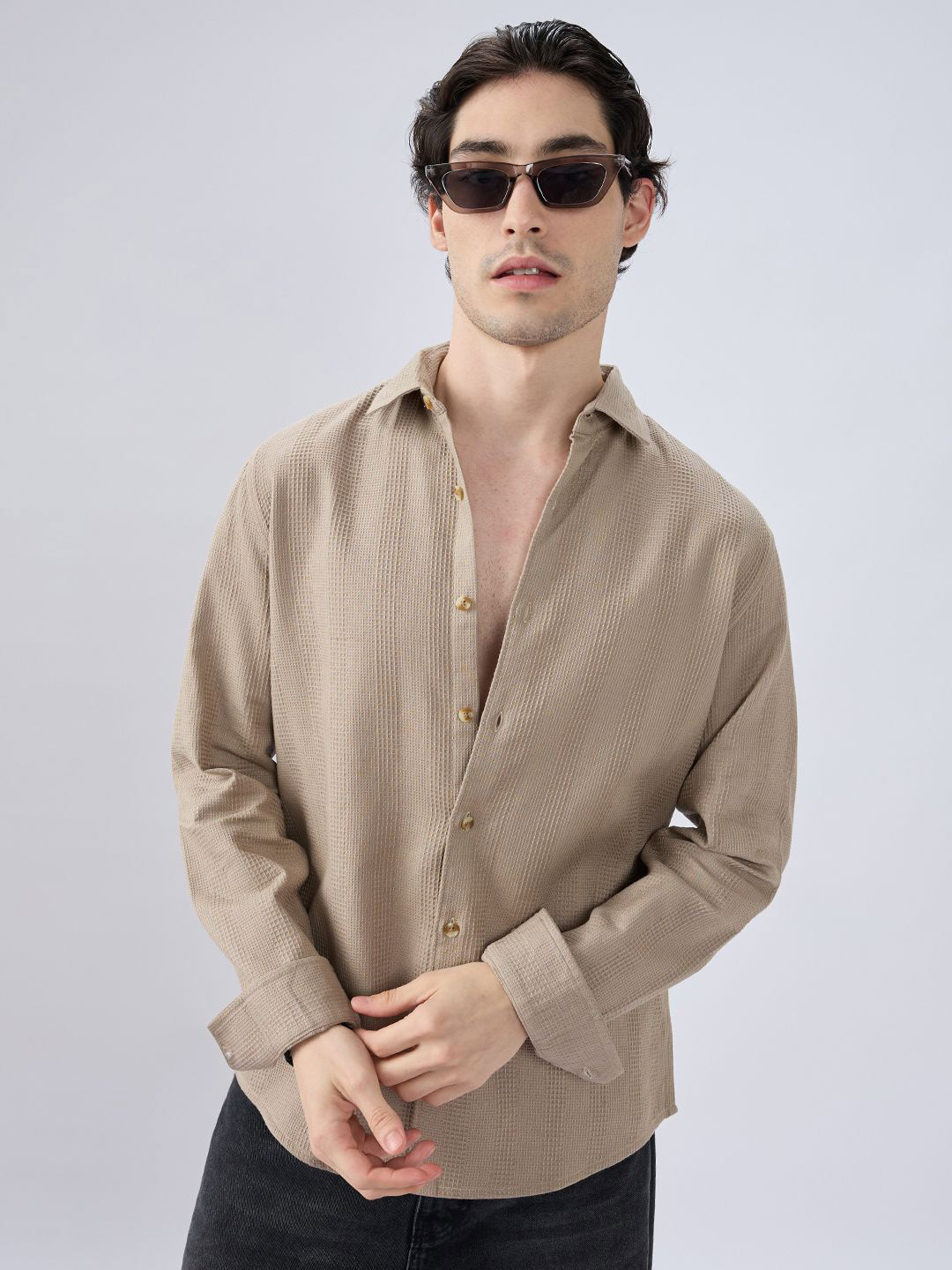 VASTRADO Men Classic Slim Fit Waffle Grid Weave Cutaway Collar Cotton Casual Shirt