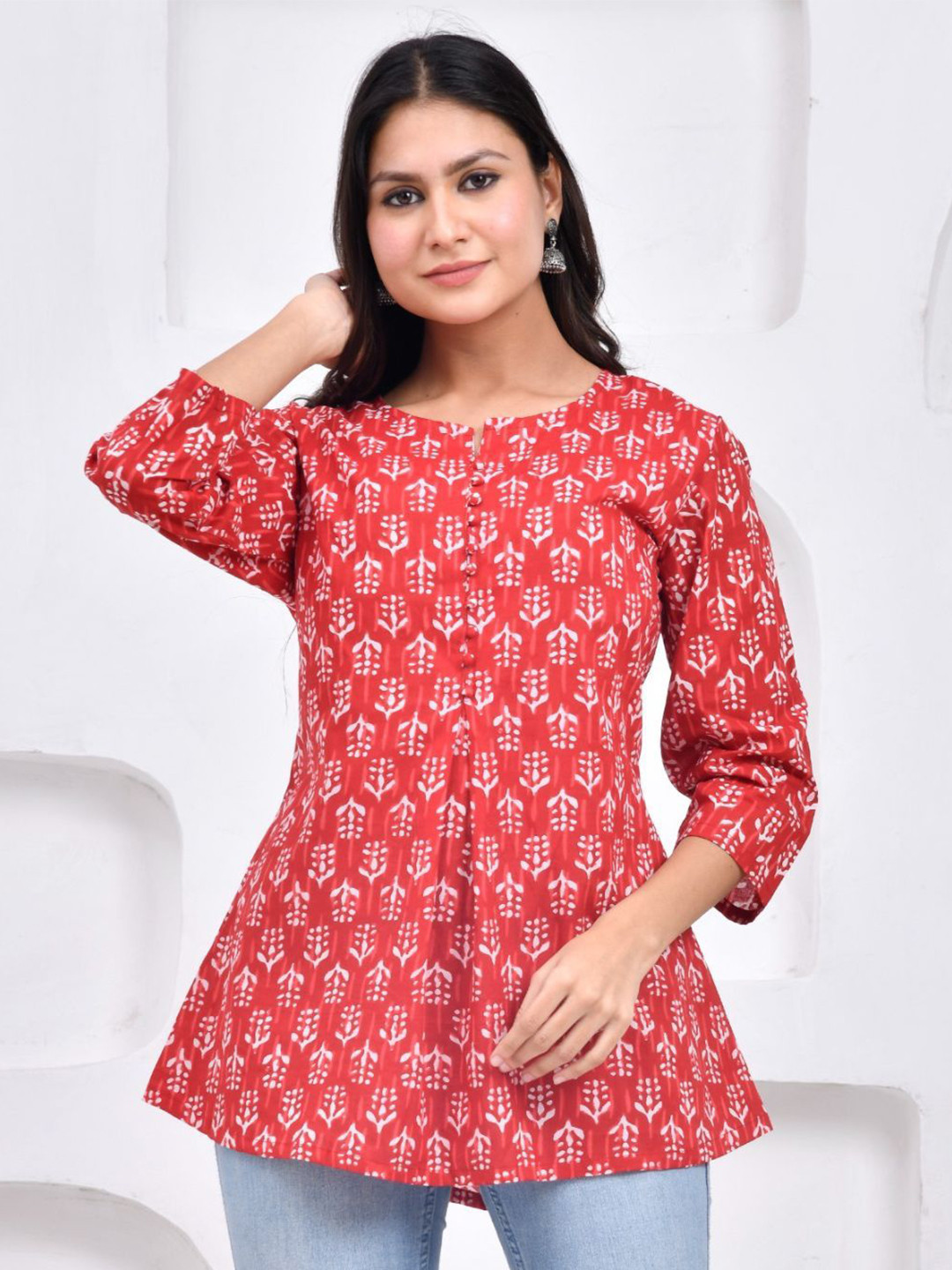 POISED Women Floral Printed Round Neck Pure Cotton Short Kurti