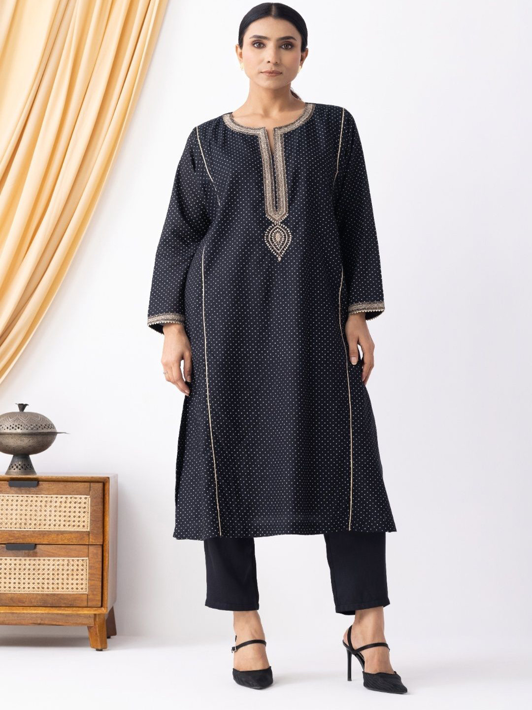Haavi By Purab Striped Embroidered Notch Neck Gotta Patti Chanderi Silk A-Line Kurta