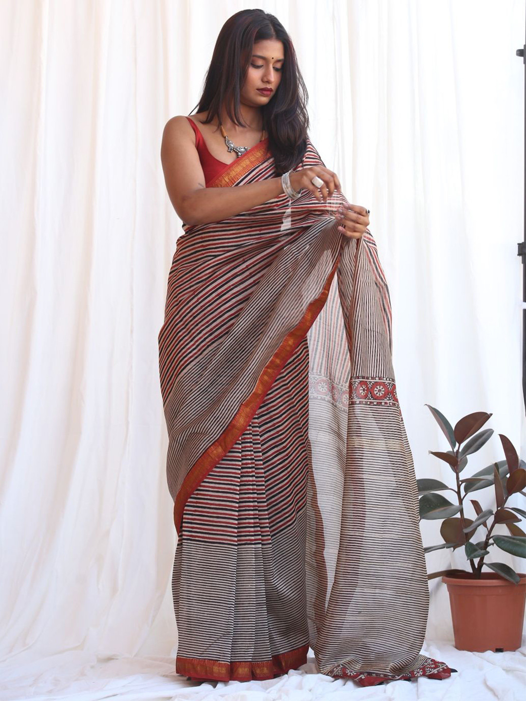 GRAY AND GREEN Striped Bagru Woven Design Saree