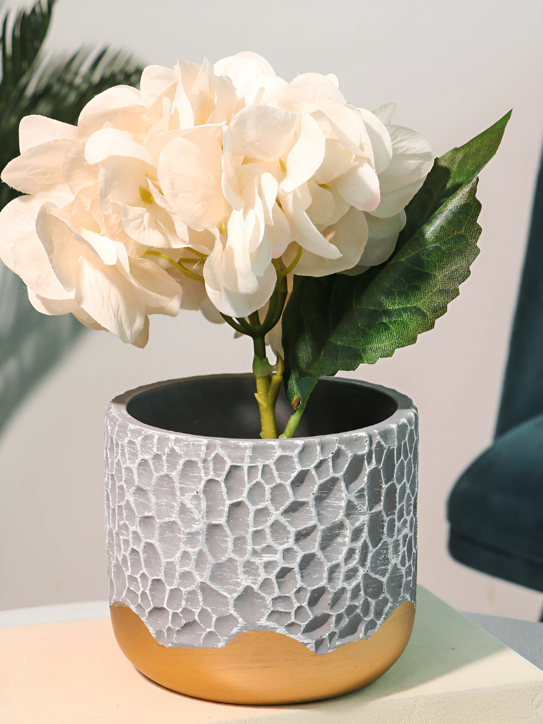 Art Street Bronze and Grey Hammered Pattern Cement Flower Pot