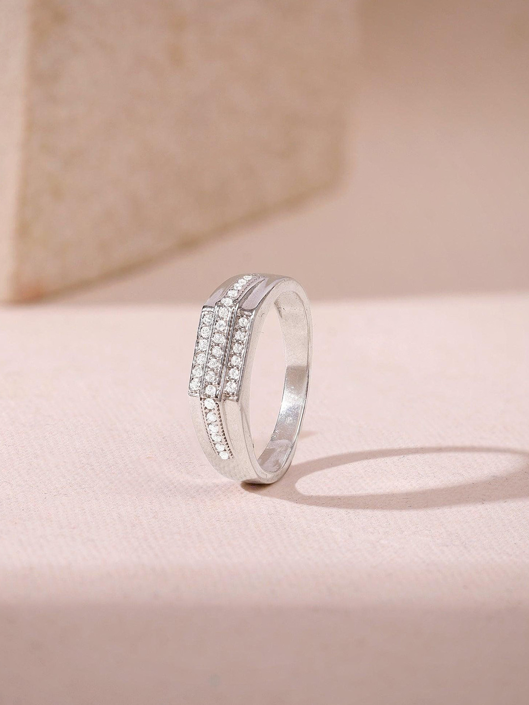 GIVA Men 925 Silver Rhodium-Plated Zircon Studded Eternal Path Finger Ring