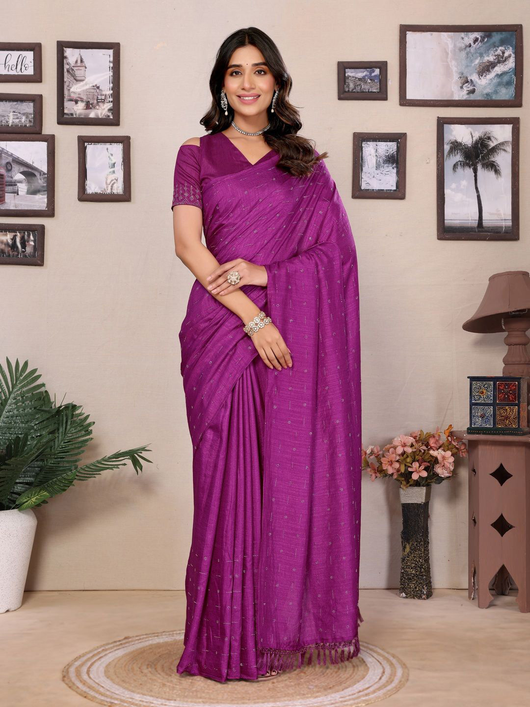 Shriyangan Women Solid No Border Traditional Saree